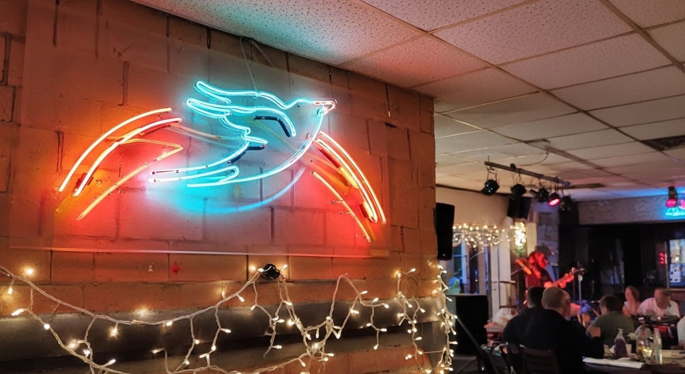 Future star captivates audience with acoustic set at Bluebird Cafe with Nashville live music dining experience