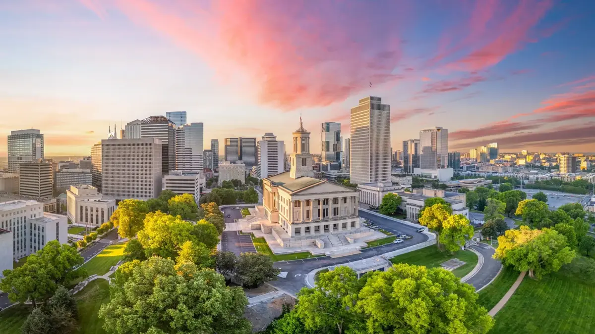 Majestic Tennessee State Capitol building showcasing classical architecture and historic Nashville government